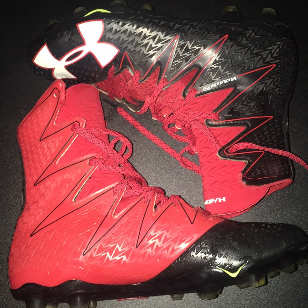 Under Armor Highlight football cleats